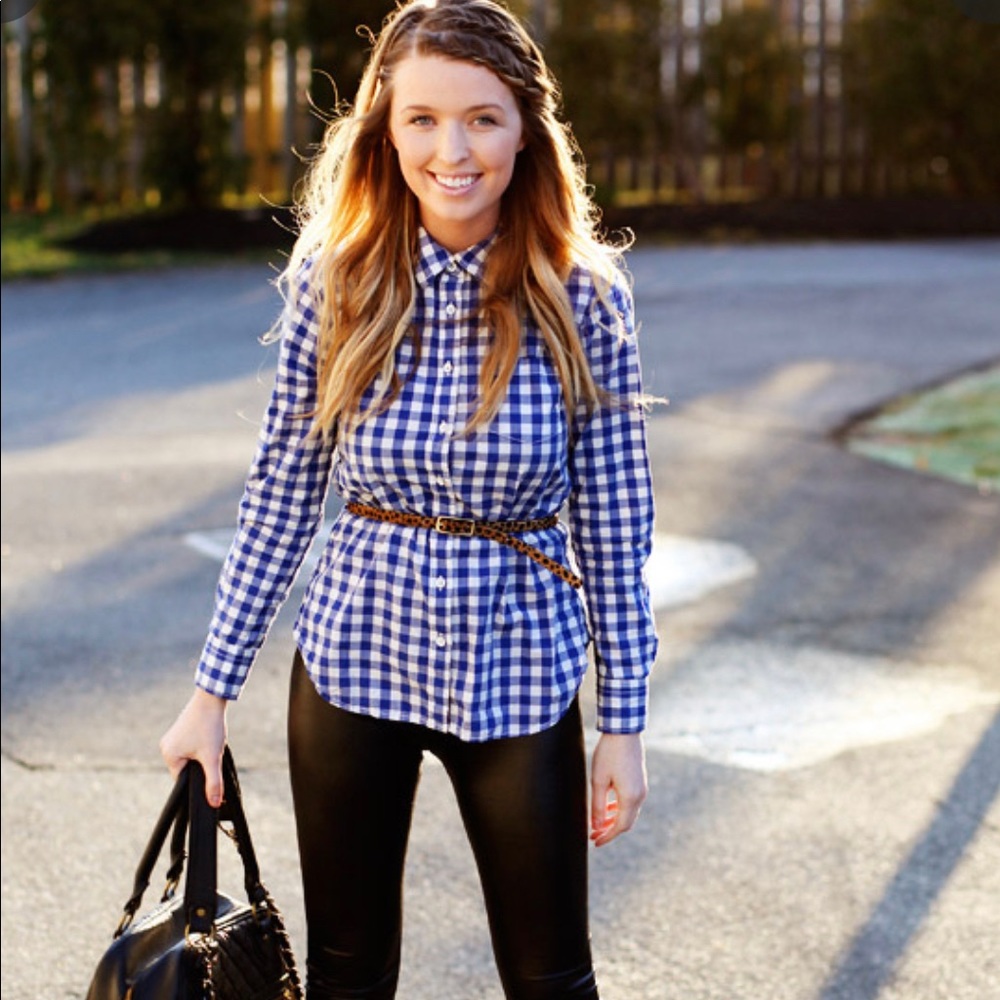 Banana Republic button up ! Wear with anything !!